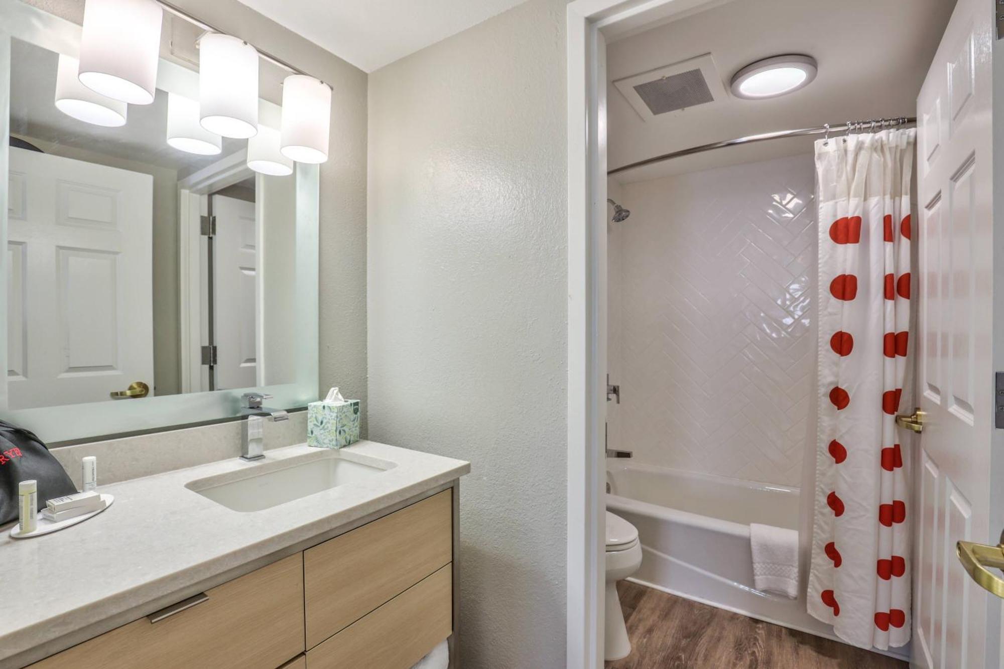 Alluxsuites At 1876, Ascend Hotel Collection Tallahassee Exterior foto